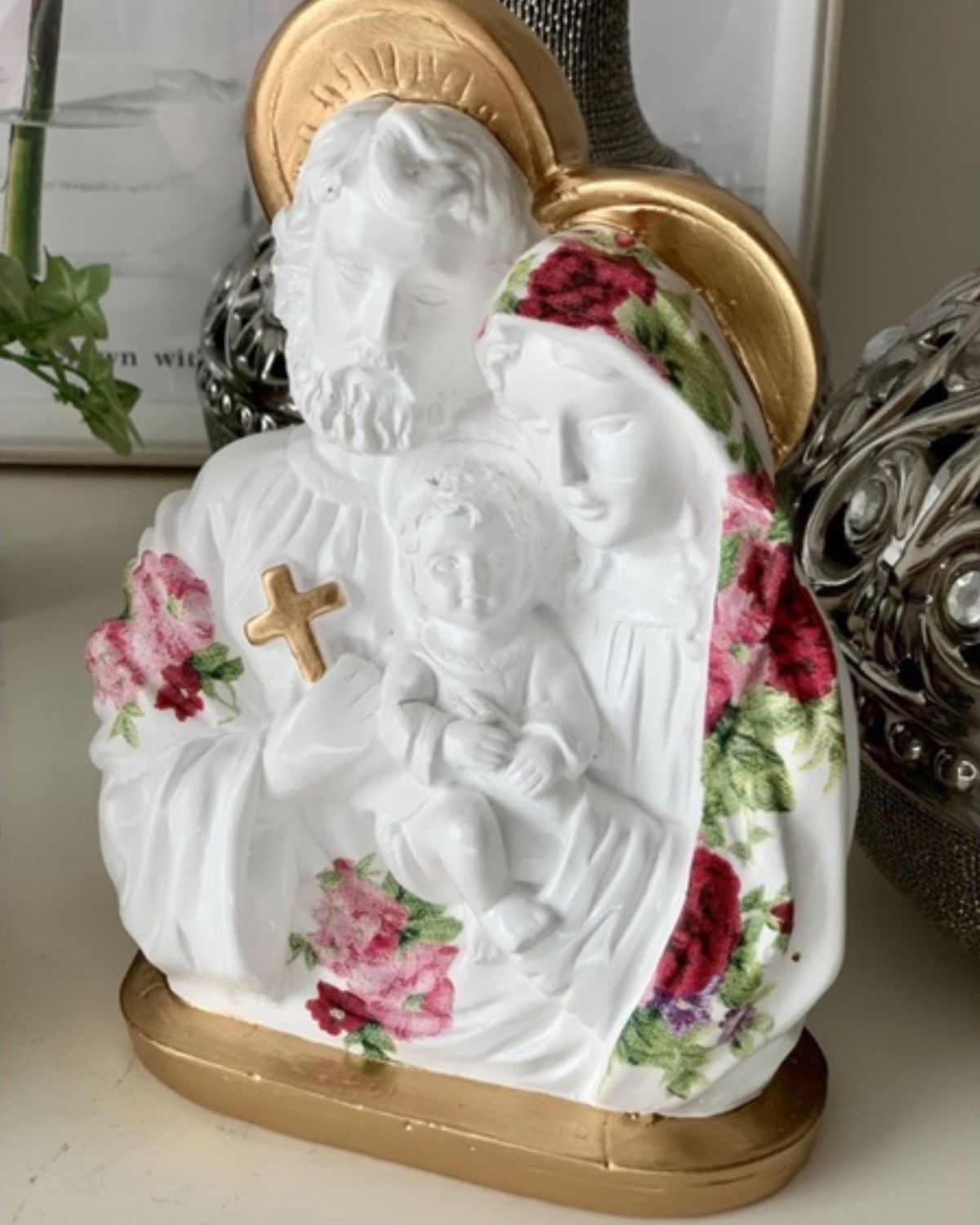 acessórios católicos,
decoração sagrada família,
decoração católica,
enfeites católicos,
sagrada família imagem,
nossa senhora,
santos católicos,
imagem da nossa senhora,
divino espirito santo,
santos e santas católicos,